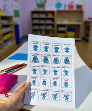 “Correção Divertida: Kit de Figurinhas do Stitch em Inglês”
