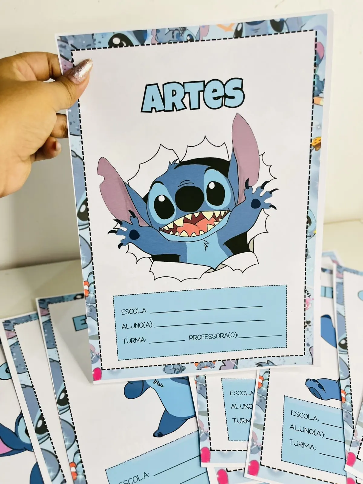 💙✨ Capas para Cadernos – Tema Stitch!