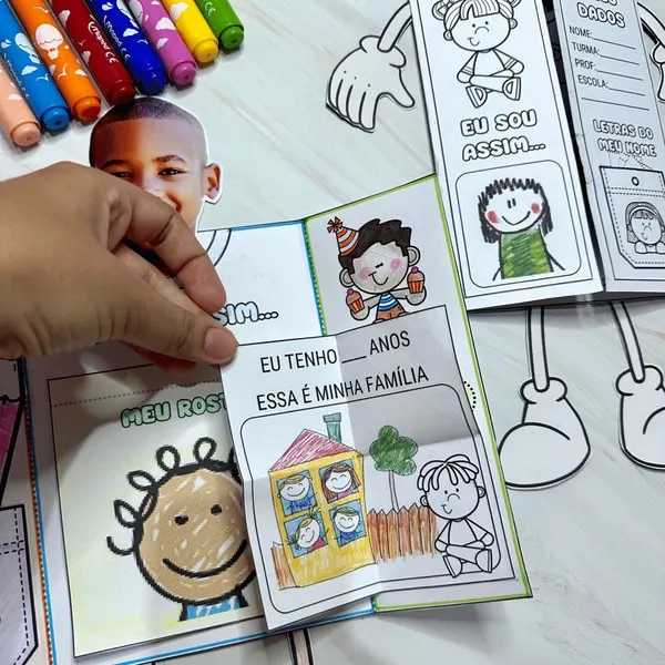 Atividade Interativa “Eu Sou Assim!” – Tema: Identidade Infantil 👦👧
